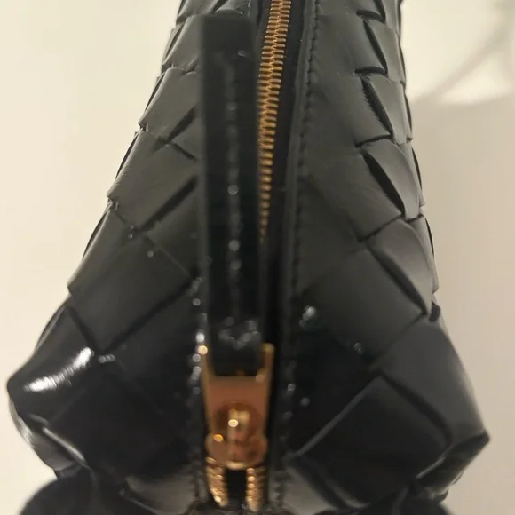 Bottega Veneta Black and Gold Crossbody Bag with Woven Design - Picture 7 of 14